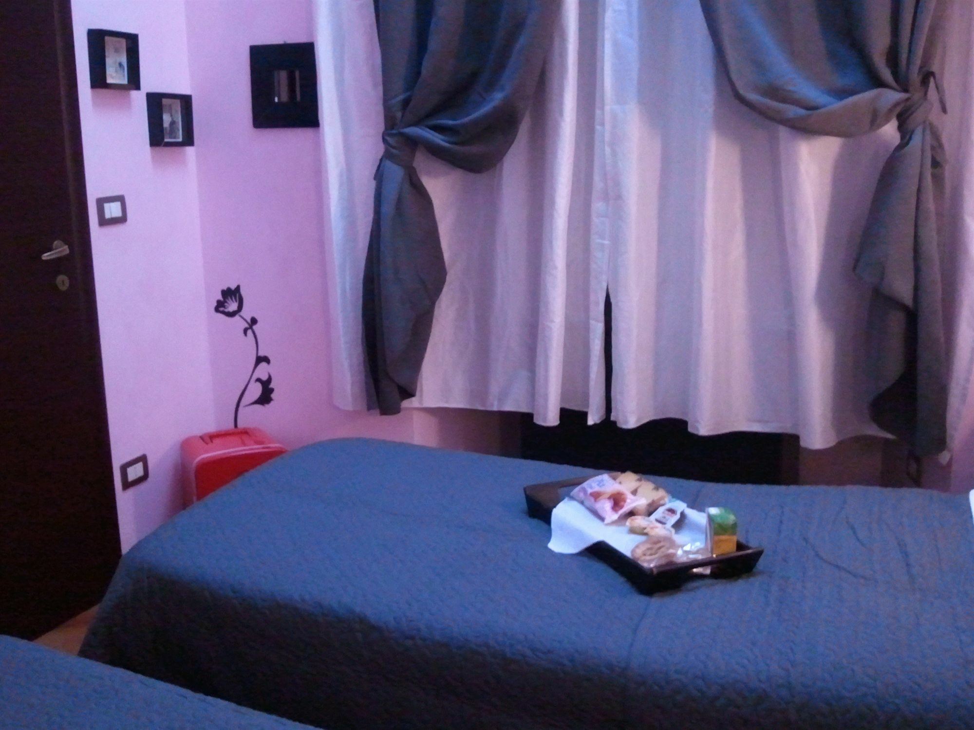 Isabel Guest House Рим Екстер'єр фото